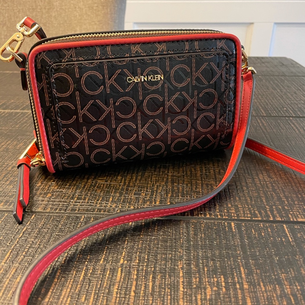Calvin Klein Margot Crossbody